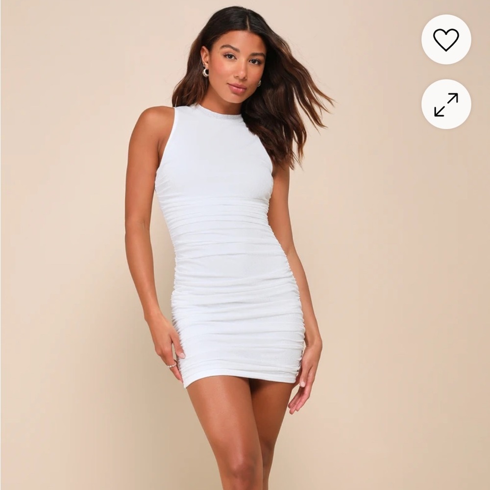 Elegant White Sleeveless Dress